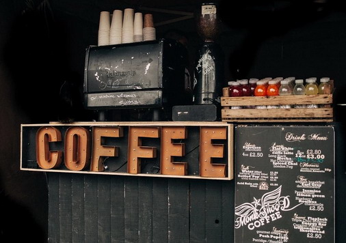 爱上海：Gourmet Banquet： Nighttime Restaurants with a Luxury Style